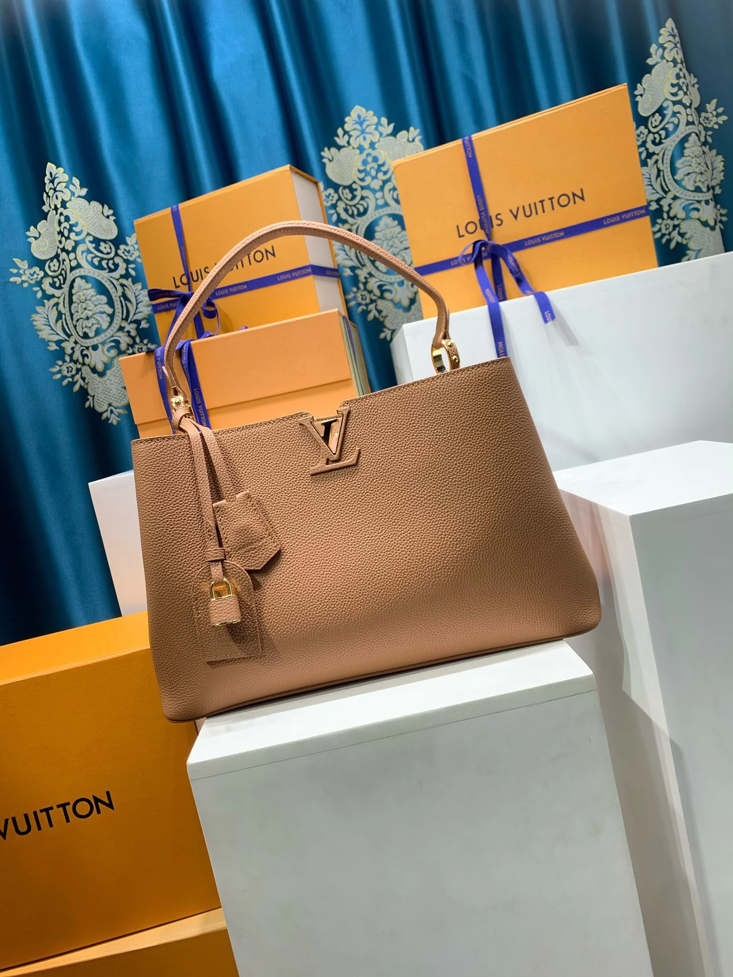 Capucines Leather Tote