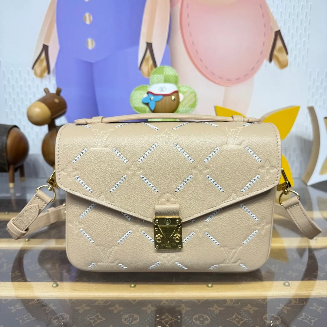 Pochette Metis – Genuine Leather Crossbody Bag, 25cm x 19cm x 7cm