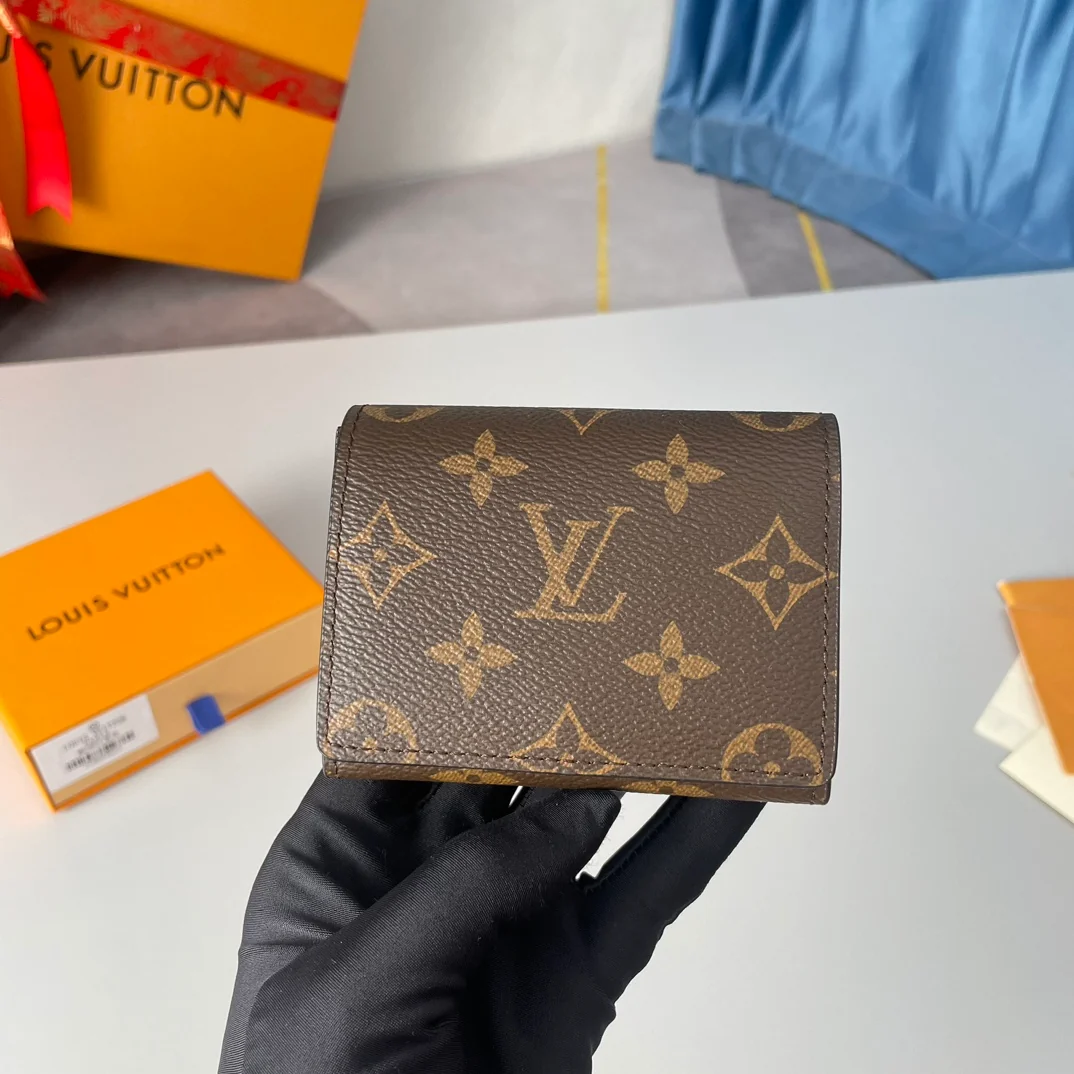 Compact Mini Wallet in Premium Leather
